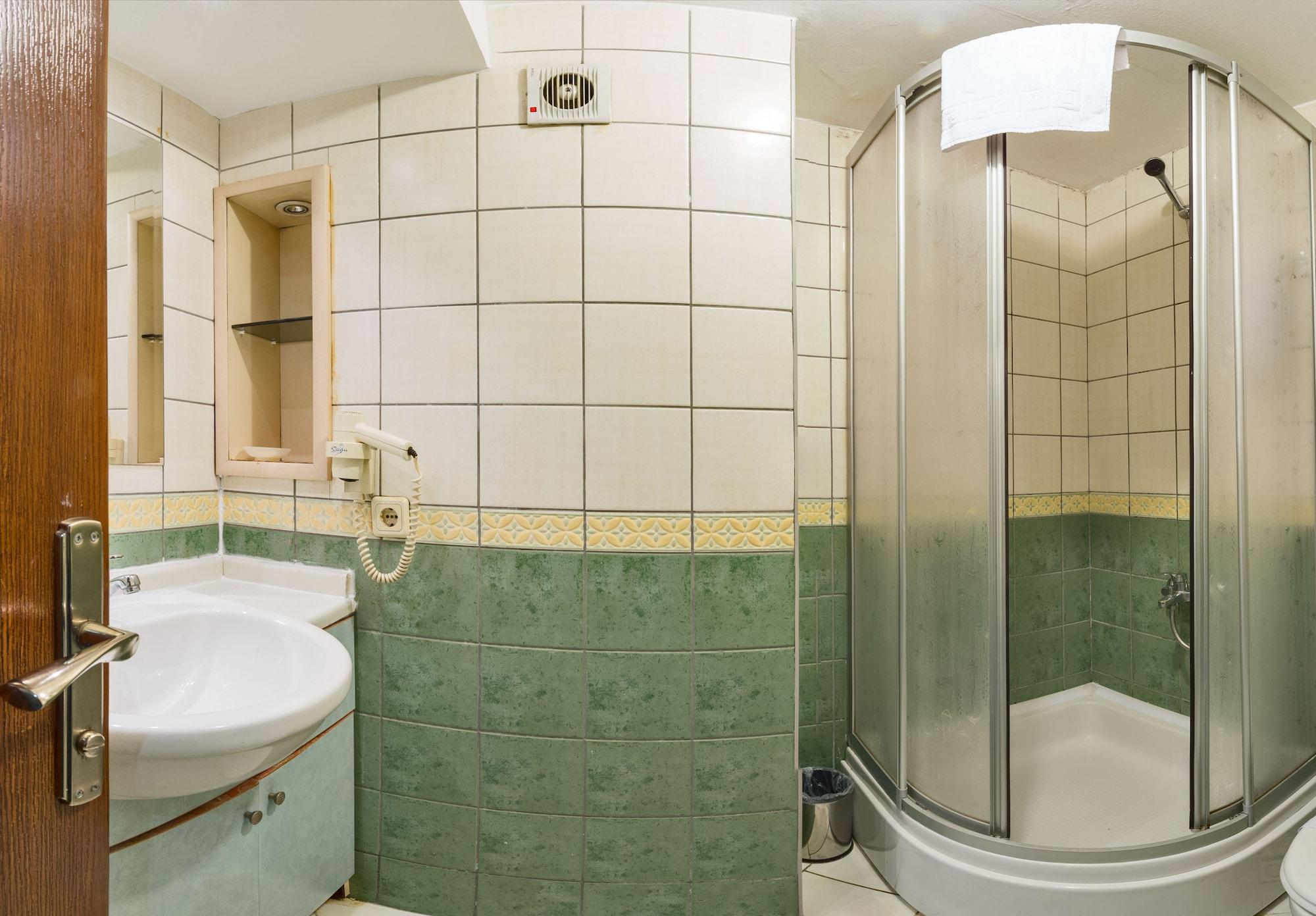 איסטמבול Beyaz Kugu Hotel מראה חיצוני תמונה
